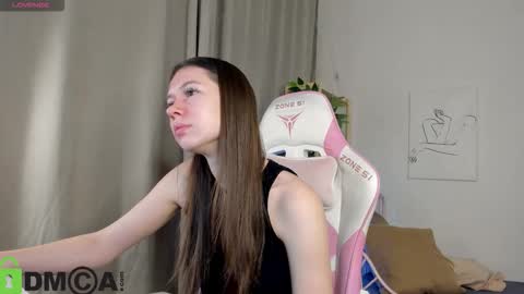 Snapshot of nicole_charm chatting on October 20, 7:58 pm GMT7TueWedThSu 0300am-0900am. Sa 1000am-0400pm online show from October 20, 7:58 pm