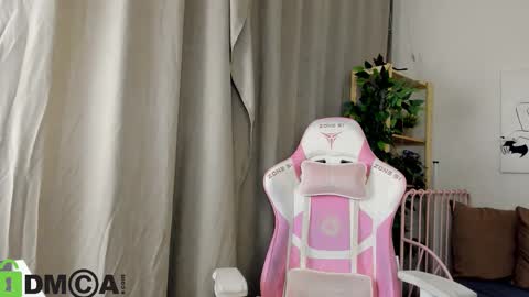 Snapshot of nicole_charm chatting on October 30, 8:09 pm GMT7TueWedThSu 0300am-0900am. Sa 1000am-0400pm online show from October 30, 8:09 pm