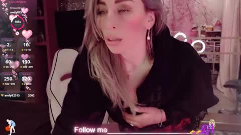 Nicole online show from February 15, 8:05 pm