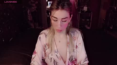 Nicole online show from April 12, 7:52 pm