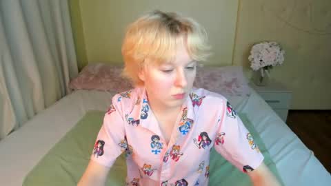 nicole_hiness online show from March 1, 2:34 pm