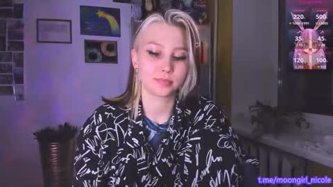 Nicole online show from December 14, 9:08 pm