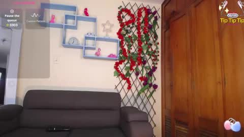 Nicole Santana online show from March 11, 6:21 am