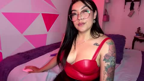 Nicole online show from January 8, 5:43 am