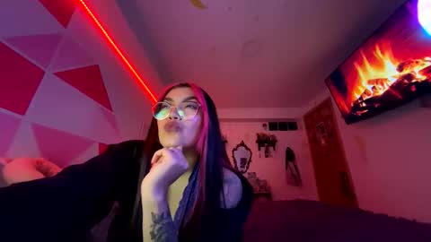 Nicole online show from April 1, 5:08 am