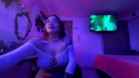 Nicole online show from April 25, 5:32 am