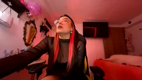 Nicole online show from June 11, 3:10 pm