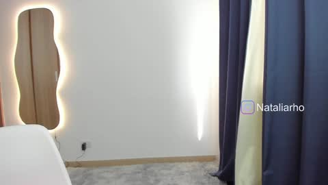 Snapshot of nicole_whitee chatting on December 4, 6:17 pm N A T A L I A online show from December 4, 6:17 pm