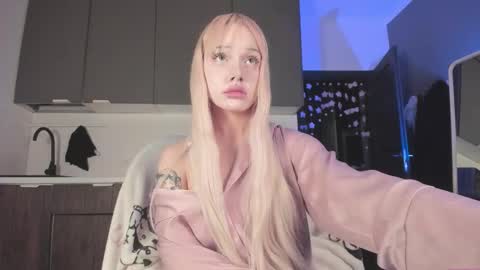 Mary online show from February 24, 5:16 am