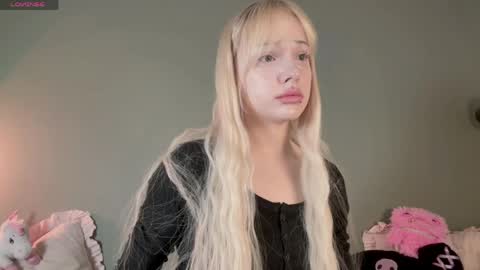 Mary online show from April 21, 10:01 pm