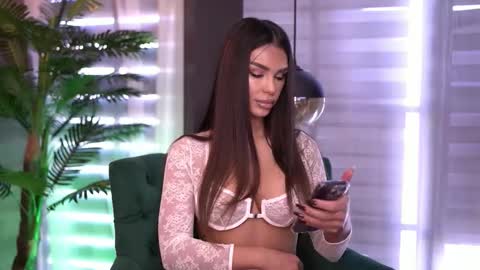 Snapshot of nicoledevin chatting on September 24, 7:12 am Nicole online show from September 24, 7:12 am