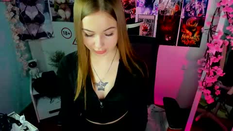 Snapshot of nicoledior_ chatting on December 5, 7:39 am Nicole online show from December 5, 7:39 am