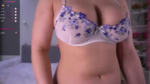 Kimmy online show from November 19, 3:12 pm