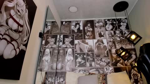 N i c o l e  online show from January 14, 6:07 pm