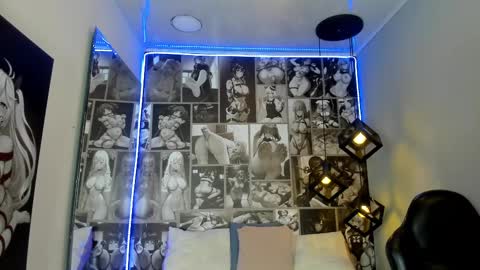 N i c o l e  online show from January 19, 5:07 pm