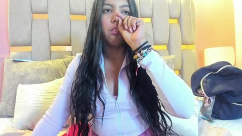 nicolee_fisherr online show from April 10, 6:18 am