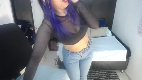 nicolee millerr online show from September 15, 12:16 pm