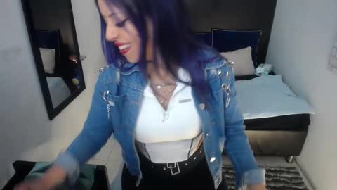 nicolee millerr online show from September 16, 12:06 pm