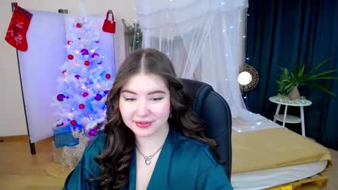 nicolefoxery online show from December 10, 6:49 pm