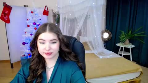 nicolefoxery online show from December 10, 10:26 pm