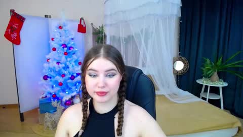 nicolefoxery online show from December 11, 7:14 pm