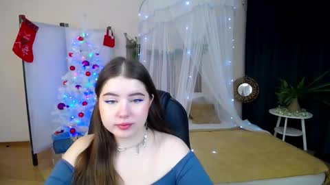 nicolefoxery online show from December 17, 3:17 am