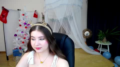 nicolefoxery online show from December 23, 3:18 am