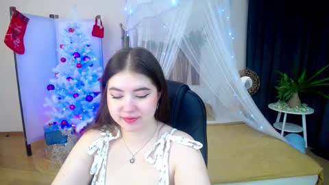 nicolefoxery online show from December 31, 3:23 am