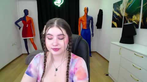 nicolefoxery online show from January 27, 6:20 pm