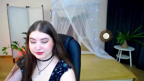 nicolefoxery online show from February 6, 6:35 pm