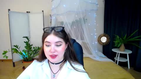 nicolefoxery online show from February 7, 1:25 am