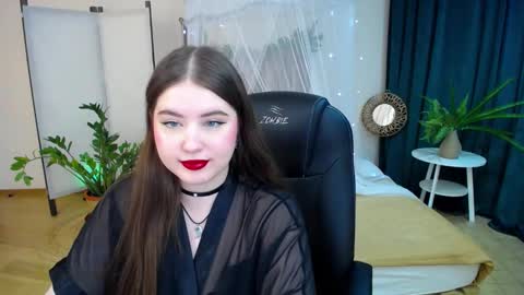 nicolefoxery online show from February 7, 6:45 pm