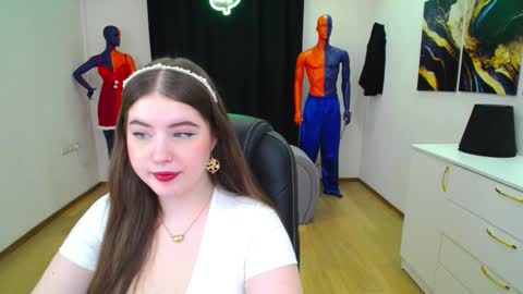 nicolefoxery online show from February 8, 6:44 pm