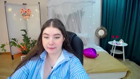 nicolefoxery online show from February 13, 3:18 am