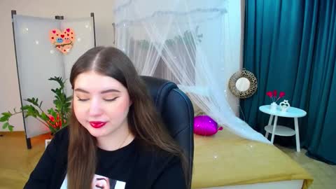 nicolefoxery online show from February 17, 6:48 pm