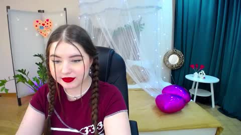 nicolefoxery online show from February 19, 9:36 pm