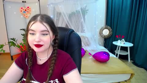 nicolefoxery online show from February 20, 12:52 am