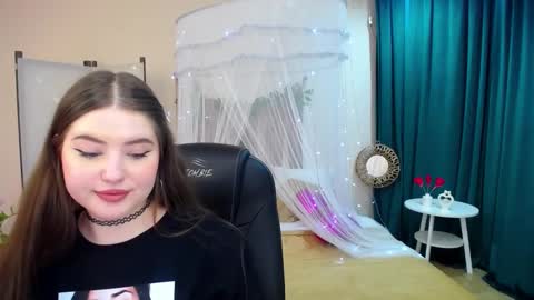 nicolefoxery online show from February 24, 4:26 pm