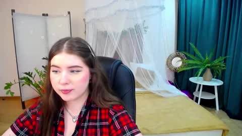 nicolefoxery online show from March 8, 12:11 am