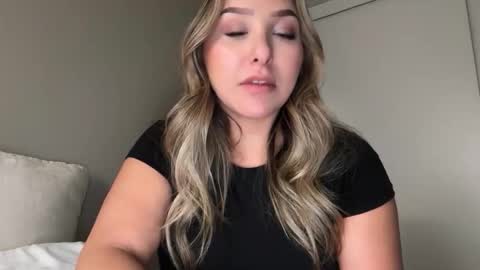 nicolelovesyou444 online show from May 8, 10:48 pm