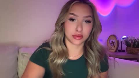 nicolelovesyou444 online show from May 20, 10:43 am