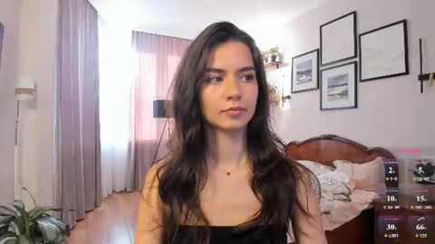 Snapshot of nicoleluuv chatting on June 30, 4:52 pm Dua Lipa online show from June 30, 4:52 pm