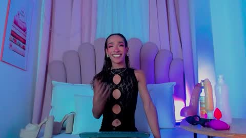 Snapshot of nicolemadrird chatting on September 18, 3:30 am nicolemadrird online show from September 18, 3:30 am