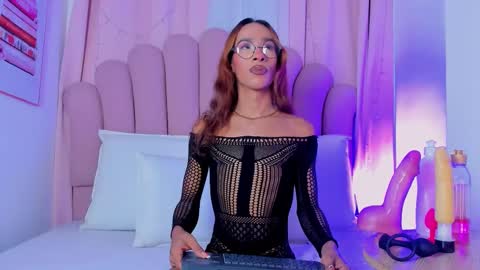 Snapshot of nicolemadrird chatting on November 8, 6:51 pm nicolemadrird online show from November 8, 6:51 pm