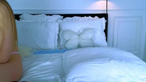 Nicole online show from April 21, 2:04 am