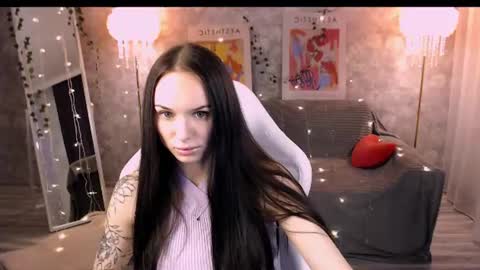 Snapshot of nicolemerz chatting on June 15, 4:09 pm Nicole online show from June 15, 4:09 pm