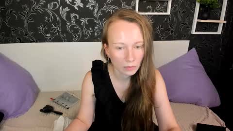 Nicole online show from March 26, 1:06 pm