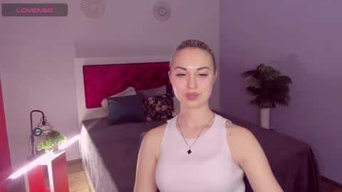 NicoleStunning online show from May 14, 5:20 pm