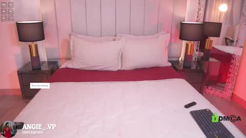 nicoleth18 online show from March 24, 11:37 am