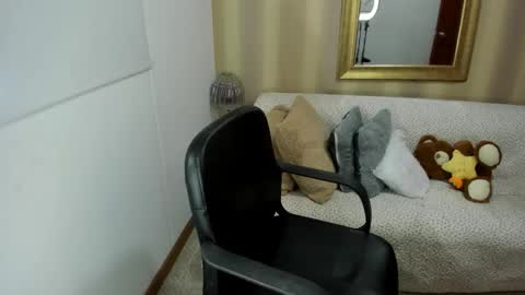 Nicolettcolin  online show from September 22, 8:22 pm